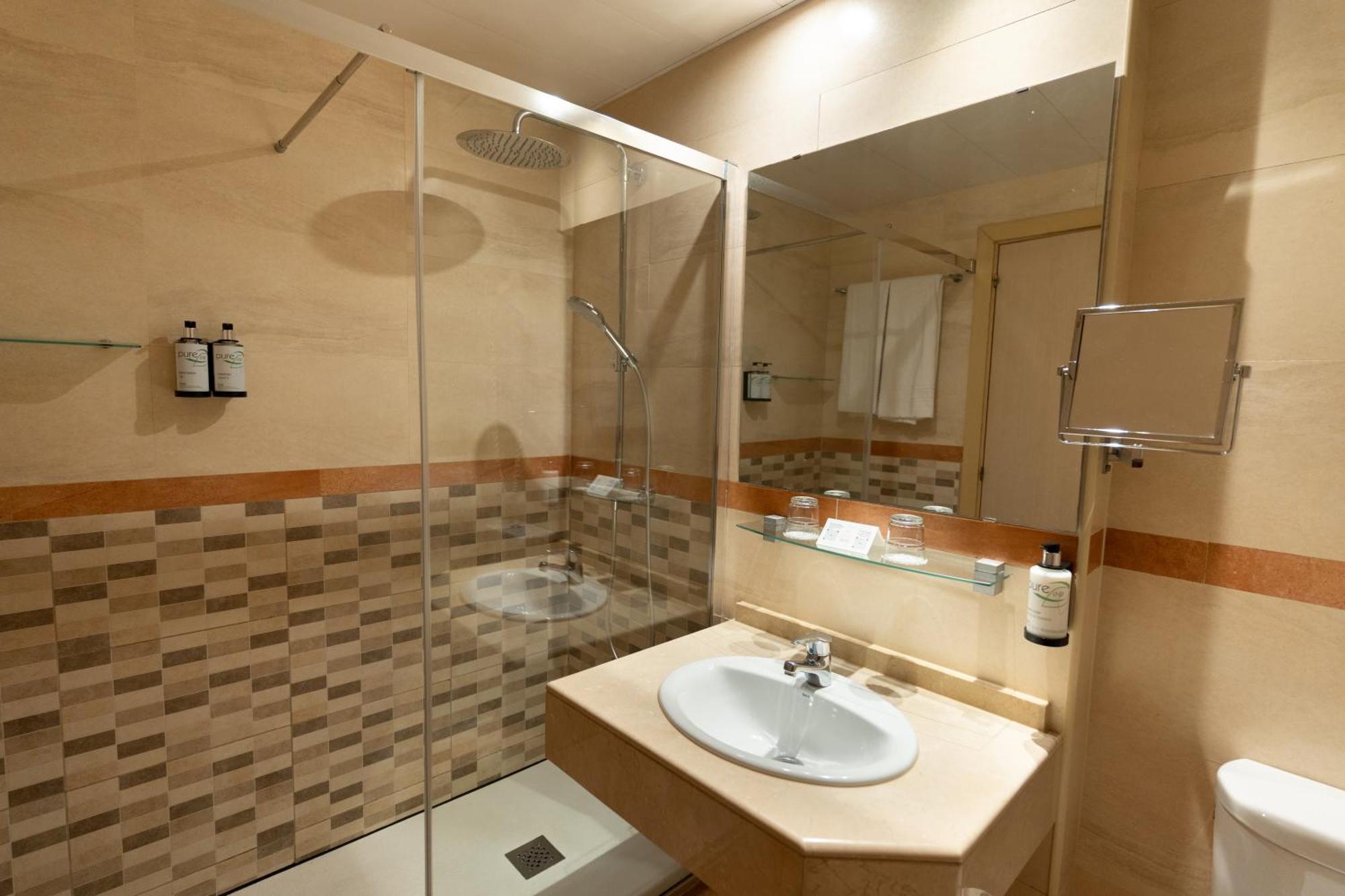 Petit Palace Eixample Hotel